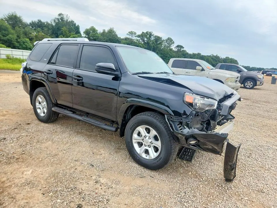 2018 TOYOTA 4RUNNER SR5  