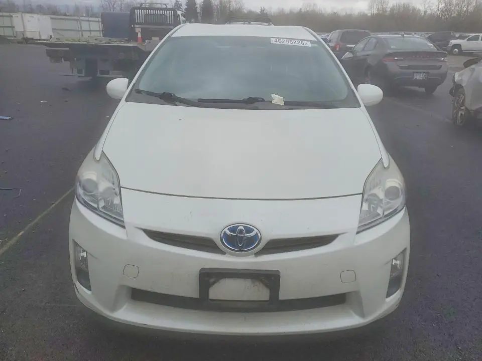 2010 TOYOTA PRIUS III  