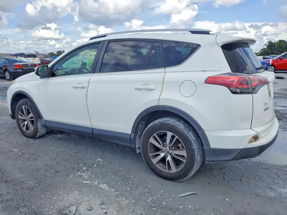 2016 TOYOTA RAV4 XLE  