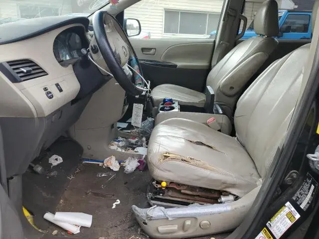 2011 TOYOTA SIENNA LE  