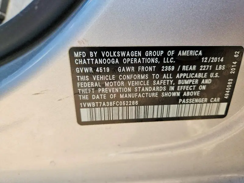 2015 VOLKSWAGEN PASSAT SE  