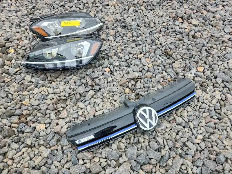 2019 VOLKSWAGEN E-GOLF SE  