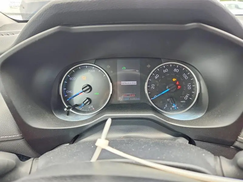 2019 TOYOTA RAV4 LE  