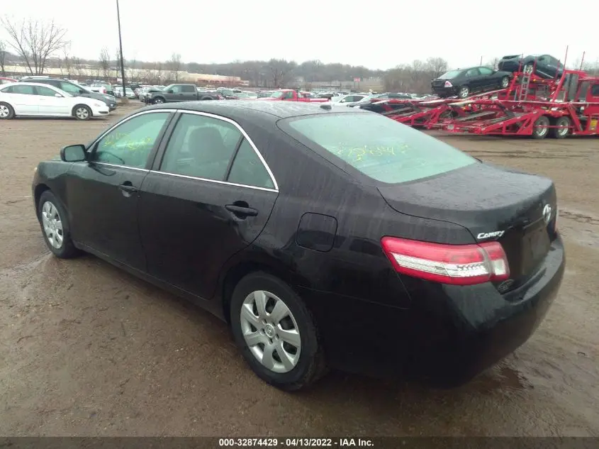 2011 TOYOTA CAMRY 