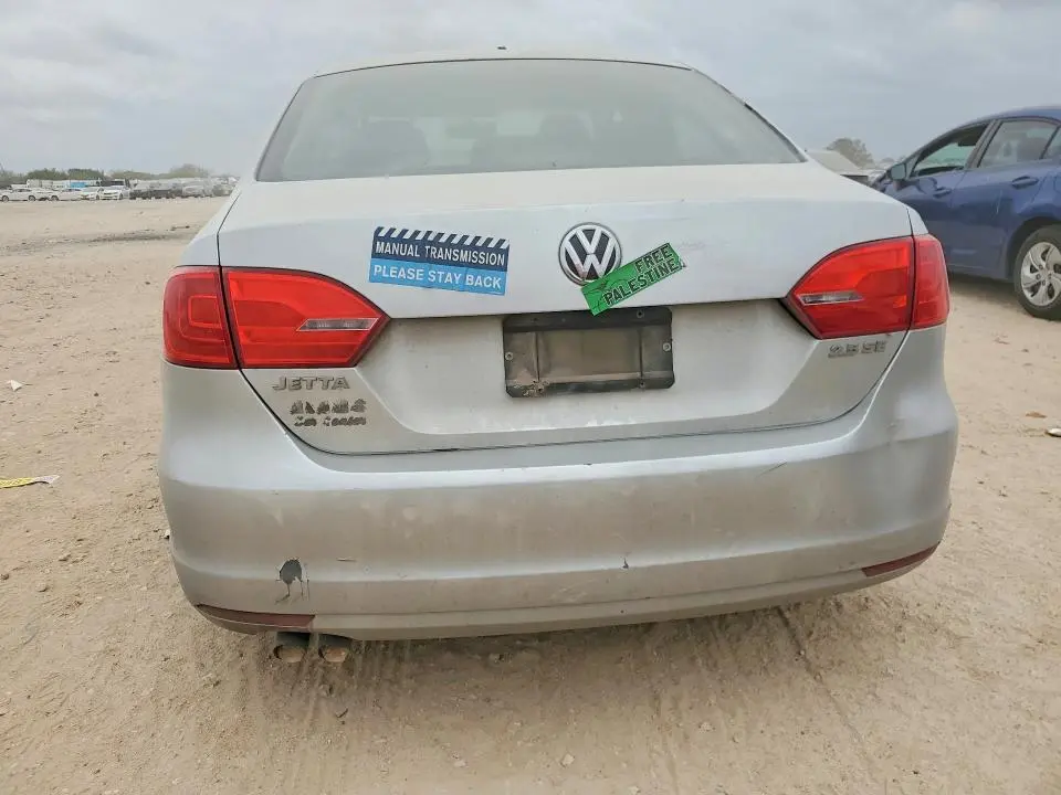 2012 VOLKSWAGEN JETTA SE  
