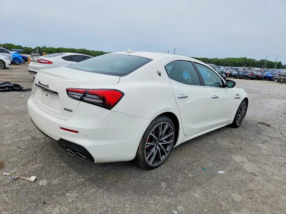 2024 MASERATI GHIBLI MODENA  