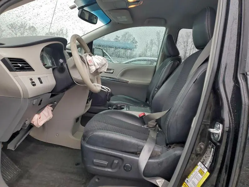 2014 TOYOTA SIENNA SPORT  