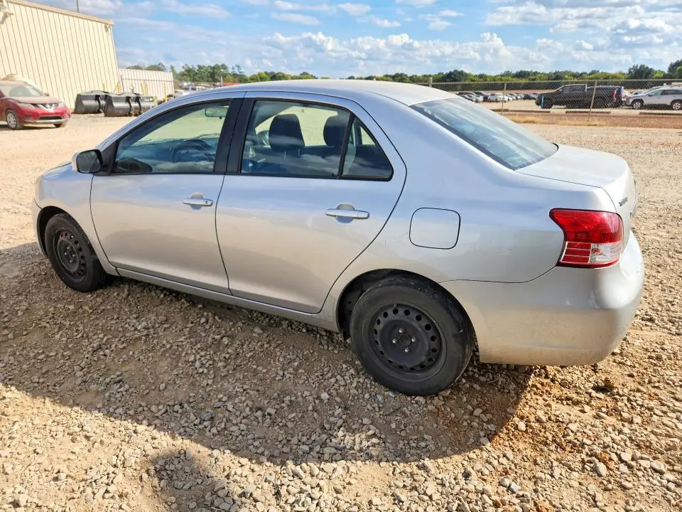 2010 TOYOTA YARIS BASE  