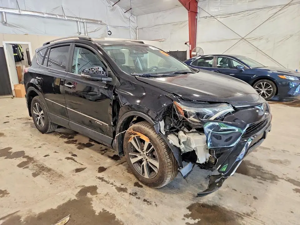 2018 TOYOTA RAV4 XLE  