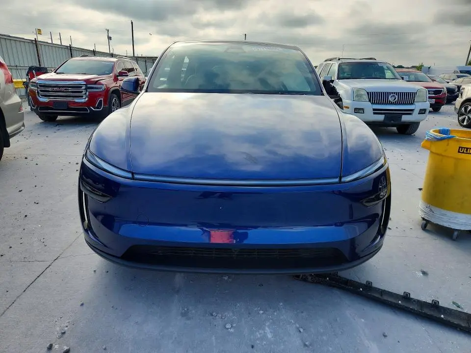 2026 TESLA MODEL Y   