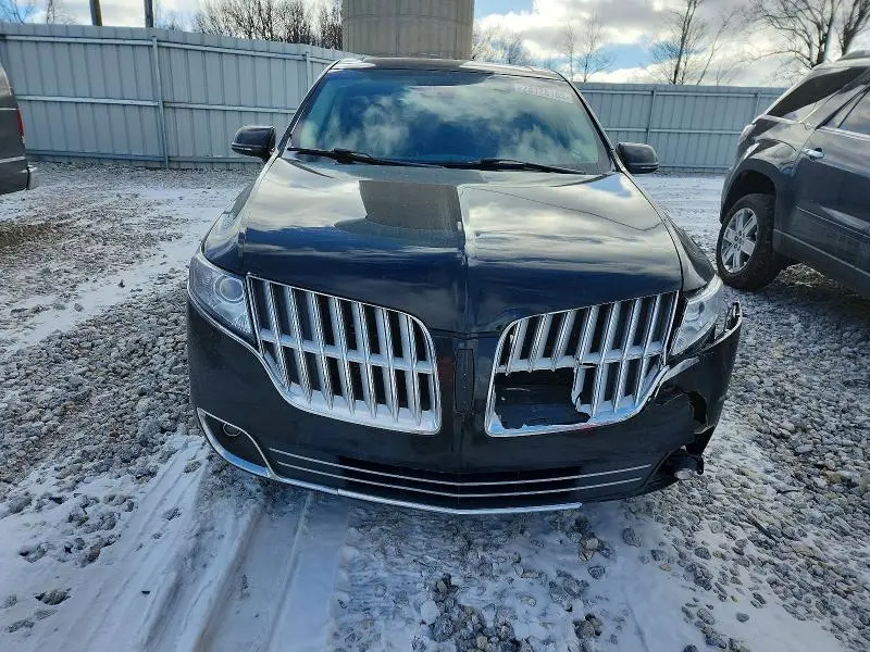 2011 LINCOLN MKT   