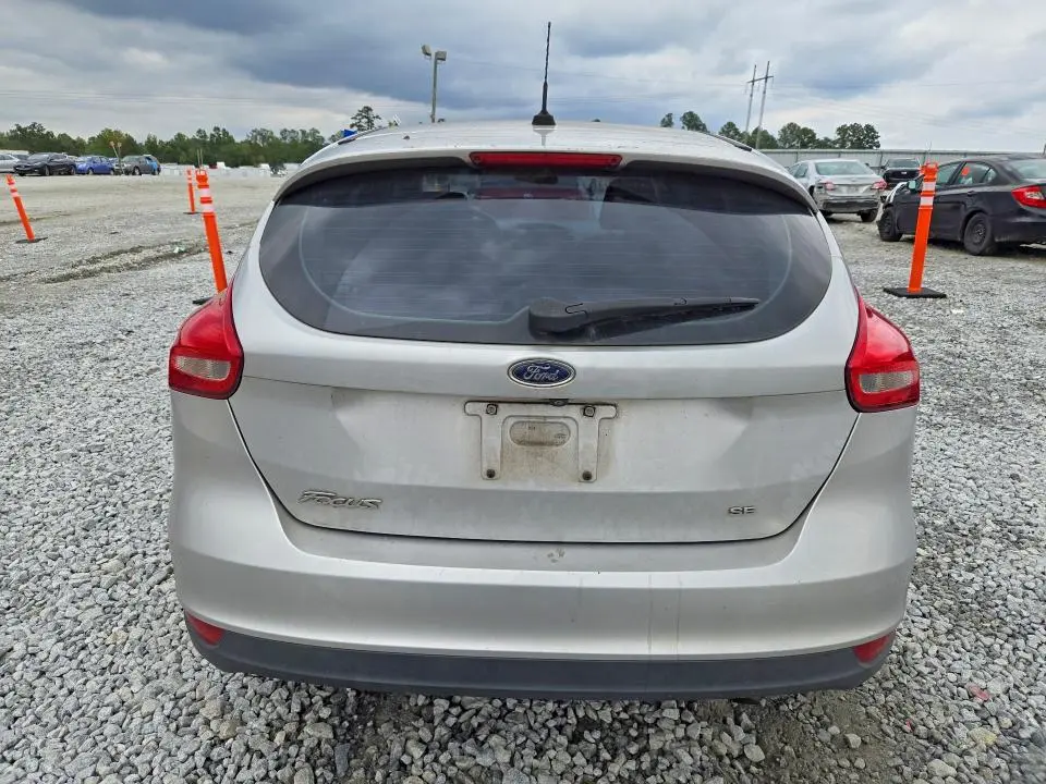 2017 FORD FOCUS SE  