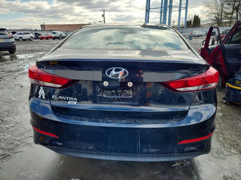 2018 HYUNDAI ELANTRA SE  