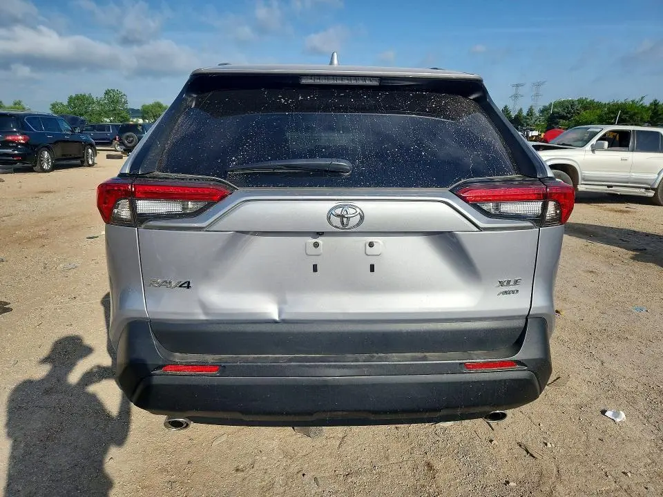 2024 TOYOTA RAV4 XLE  
