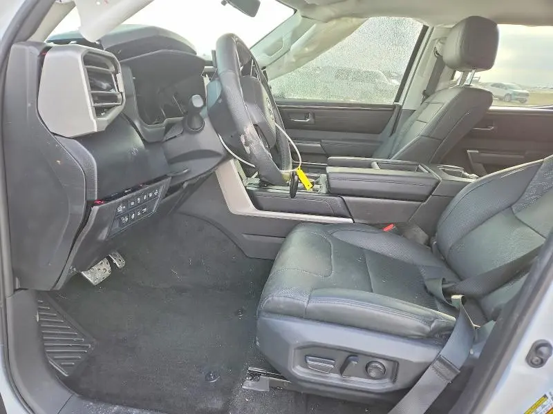 2024 TOYOTA TUNDRA CREWMAX SR  