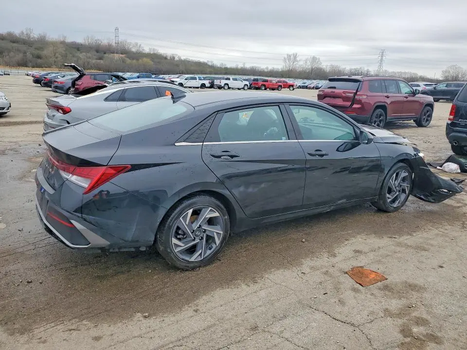 2025 HYUNDAI ELANTRA SEL  