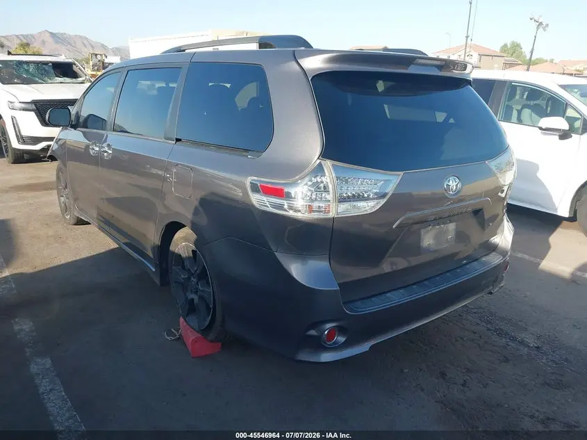 2014 TOYOTA SIENNA SE 8 PASSENGER