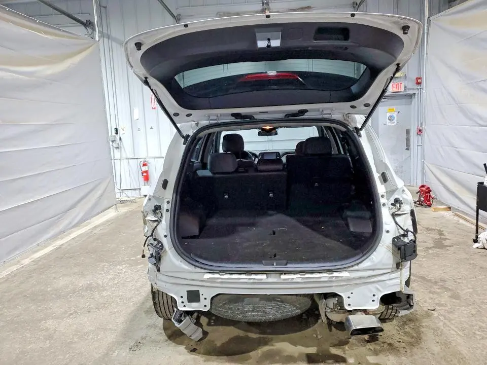 2020 HYUNDAI SANTA FE SE  