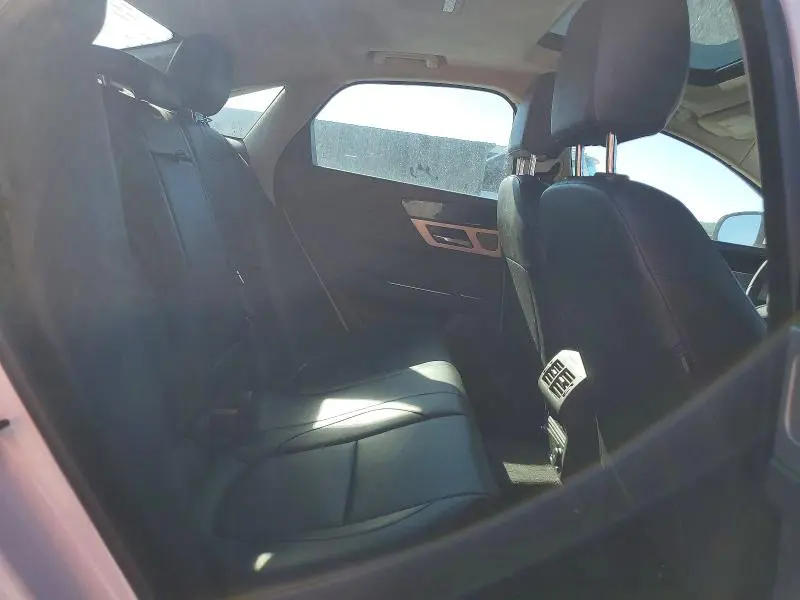 2019 JAGUAR XF PREMIUM  