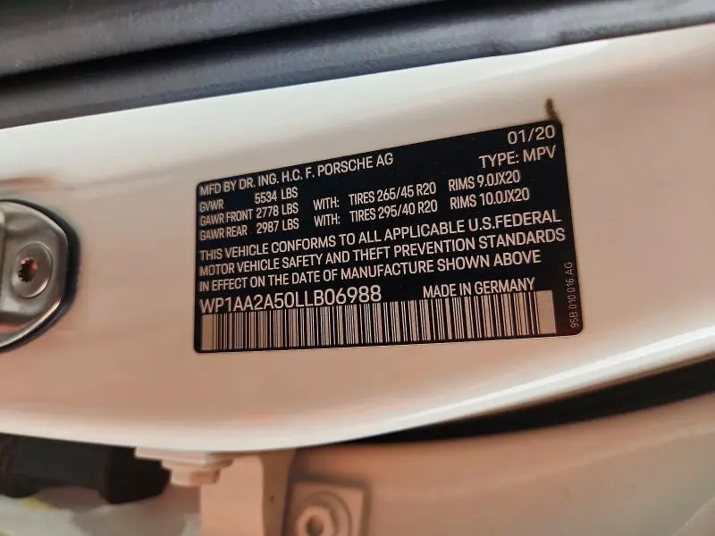 2020 PORSCHE MACAN   