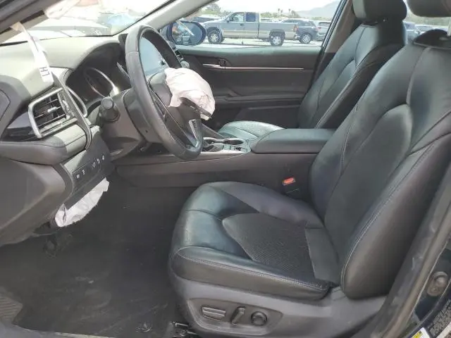 2021 TOYOTA CAMRY XLE  