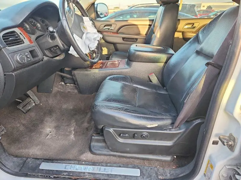 2011 CHEVROLET TAHOE C1500 LTZ  