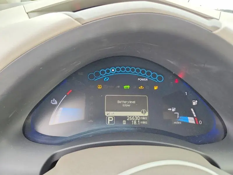 2012 NISSAN LEAF SV  