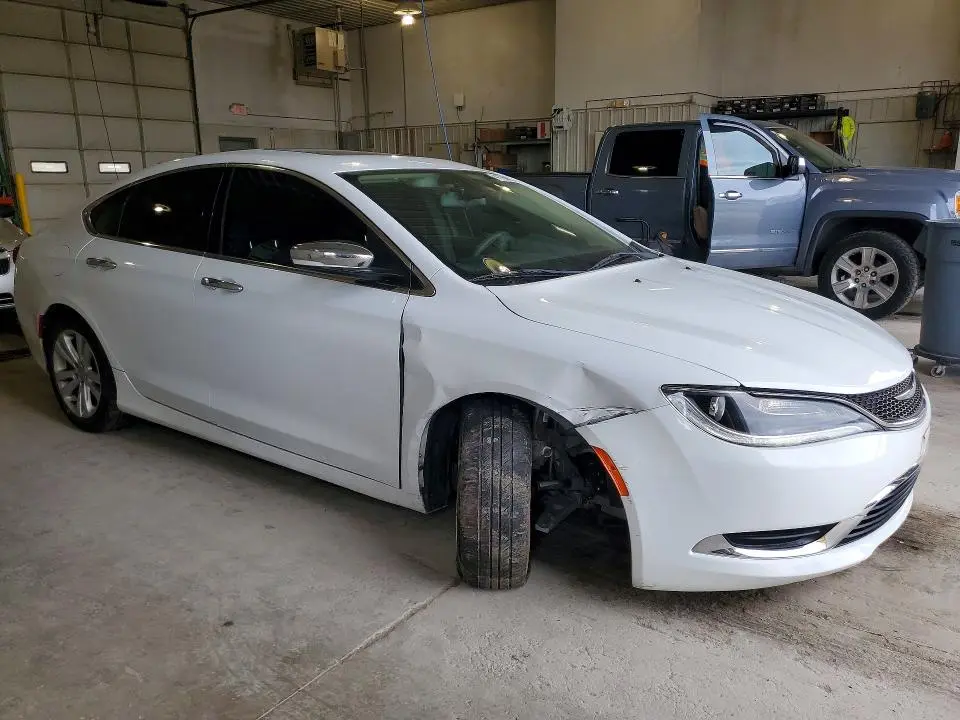 2016 CHRYSLER 200 LIMITED  