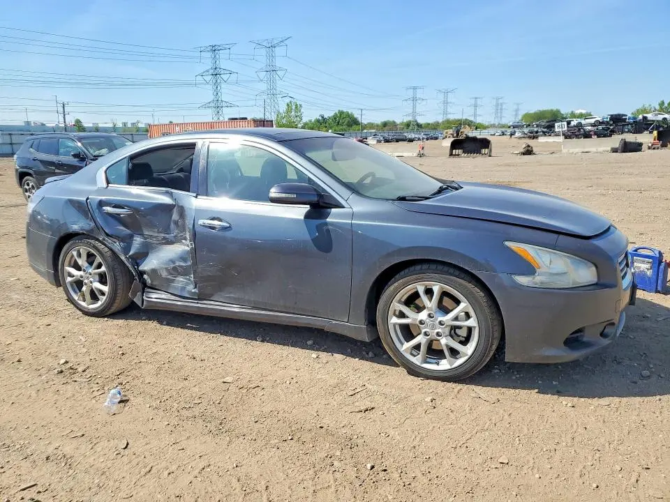 2012 NISSAN MAXIMA S  