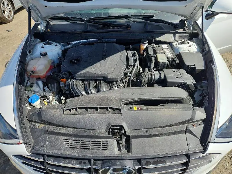 2022 HYUNDAI SONATA SE  
