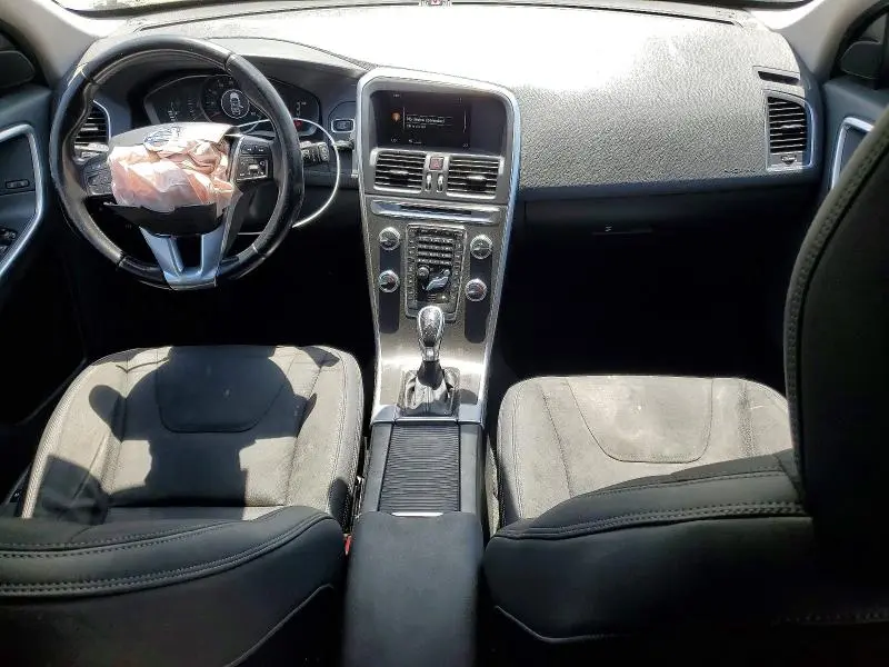 2015 VOLVO XC60 T5  