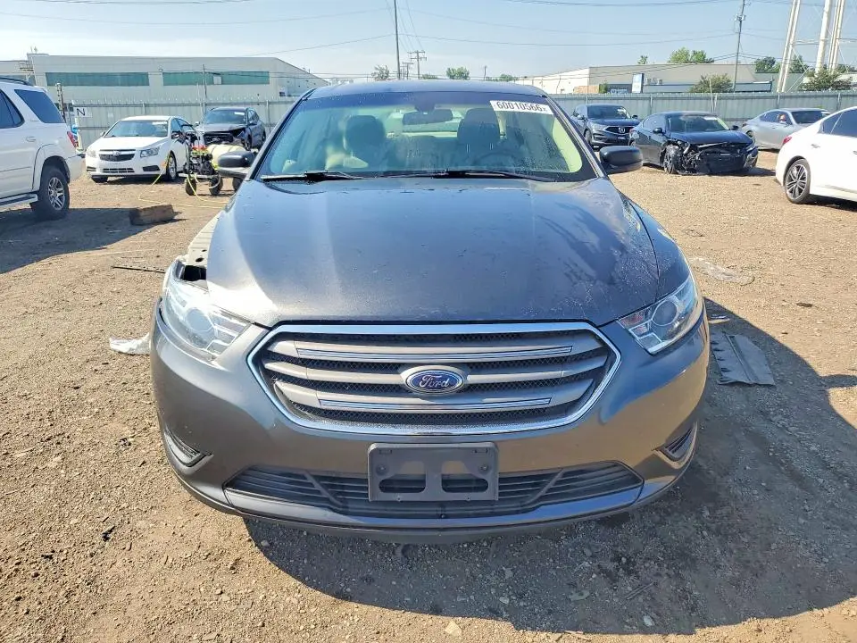 2017 FORD TAURUS SE  