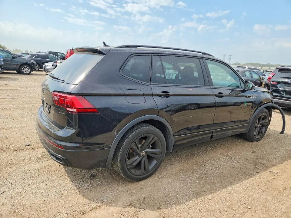2023 VOLKSWAGEN TIGUAN SE R-LINE BLACK  
