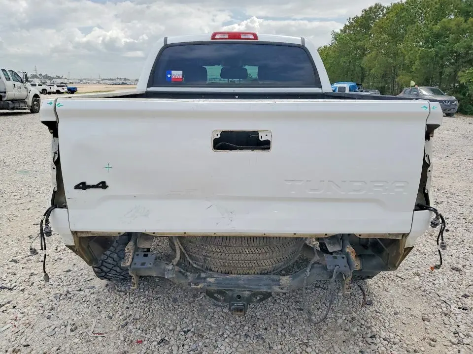 2018 TOYOTA TUNDRA SR5  