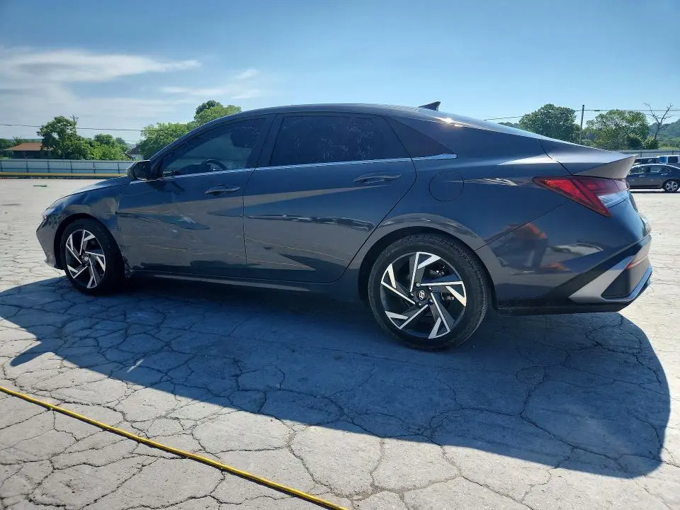 2024 HYUNDAI ELANTRA SEL  