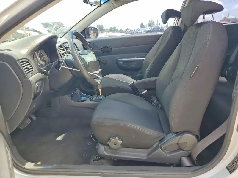 2011 HYUNDAI ACCENT GS  