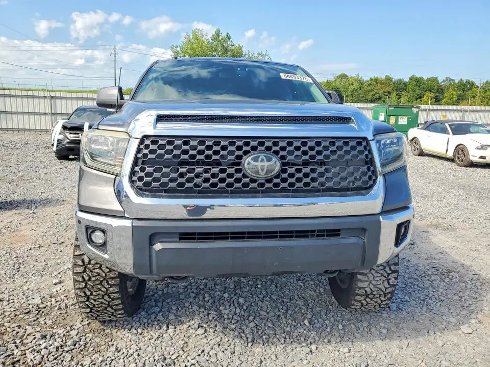2018 TOYOTA TUNDRA CREWMAX SR5  
