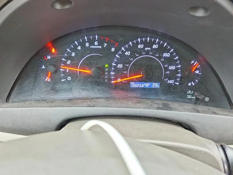 2010 TOYOTA CAMRY LE  