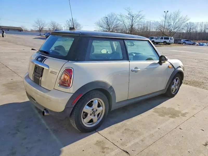 2010 MINI COOPER   