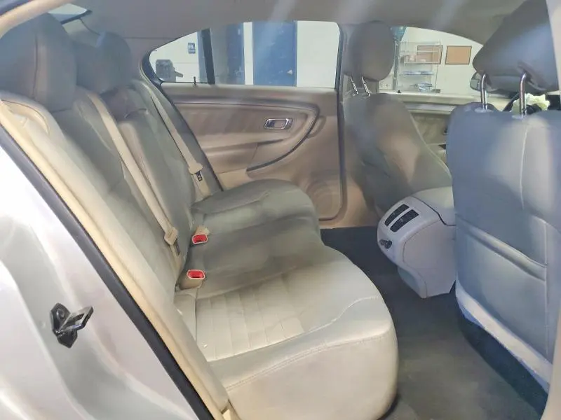 2016 FORD TAURUS SE  