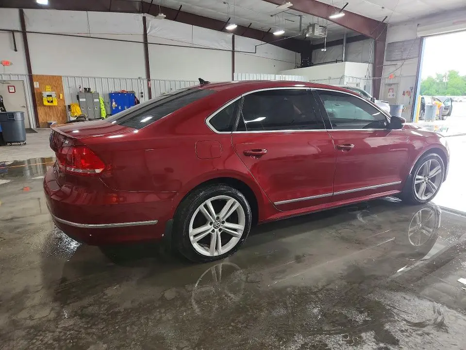 2015 VOLKSWAGEN PASSAT SE  