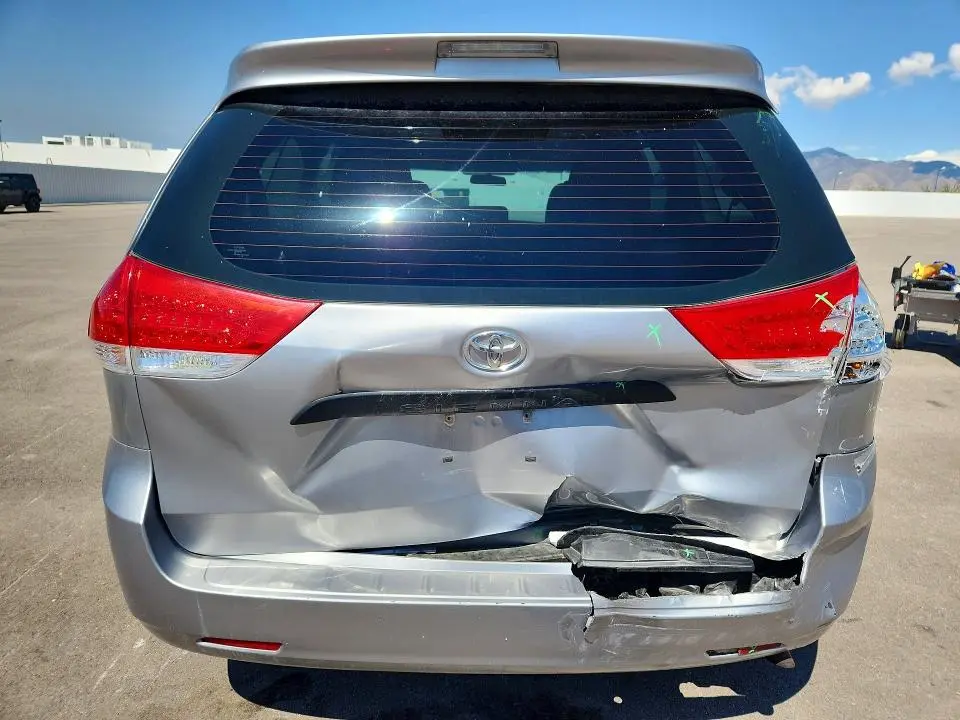 2012 TOYOTA SIENNA BASE 7-PASSENGER  