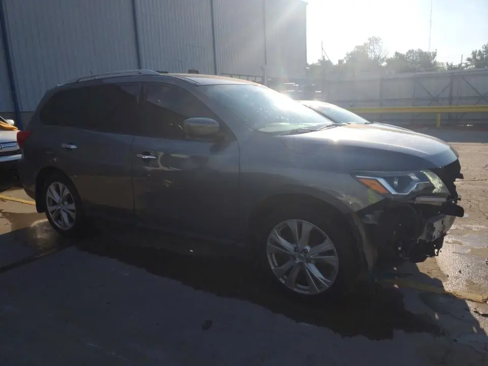 2018 NISSAN PATHFINDER SL  