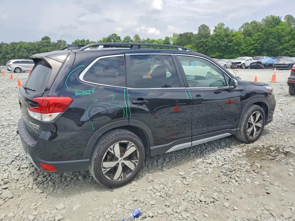 2021 SUBARU FORESTER   