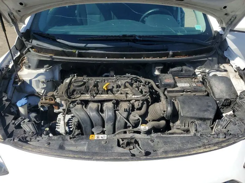 2013 HYUNDAI ELANTRA GT BASE  