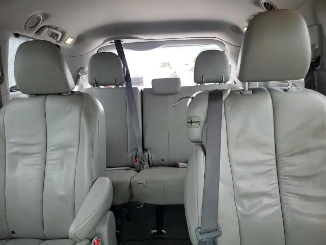 2011 TOYOTA SIENNA XLE  