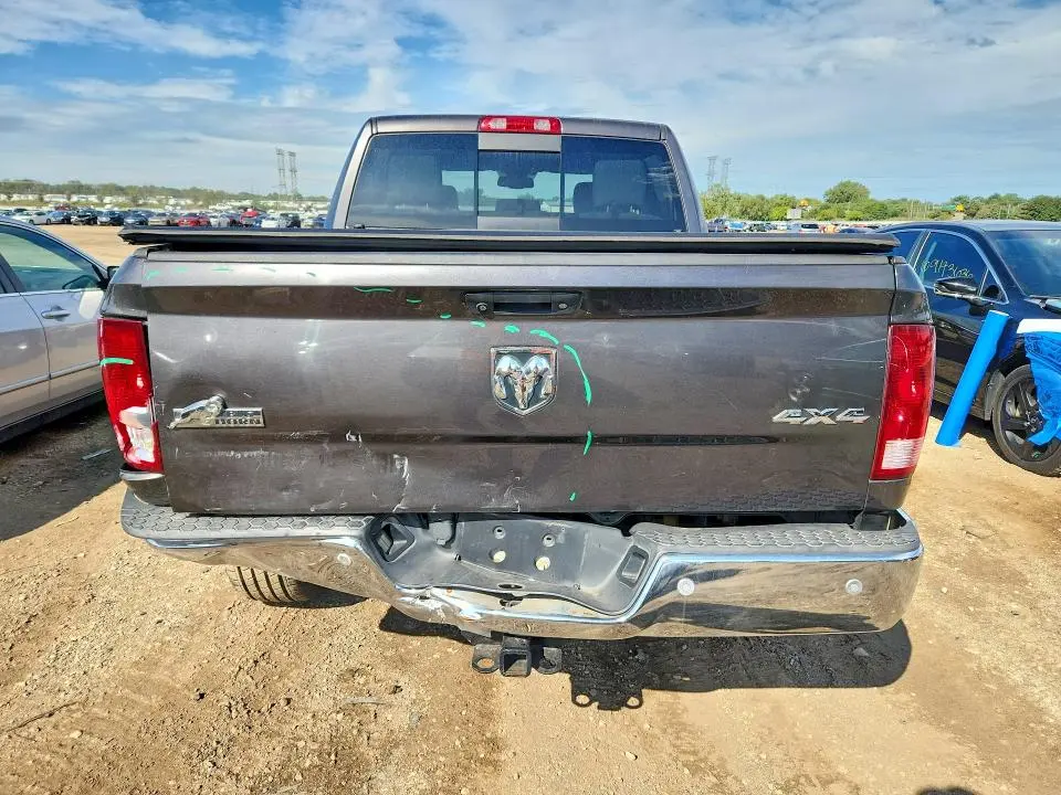 2018 RAM 1500 SLT  