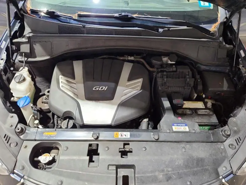 2017 HYUNDAI SANTA FE SE  
