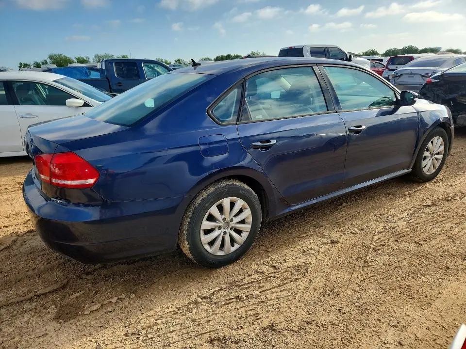 2013 VOLKSWAGEN PASSAT S  