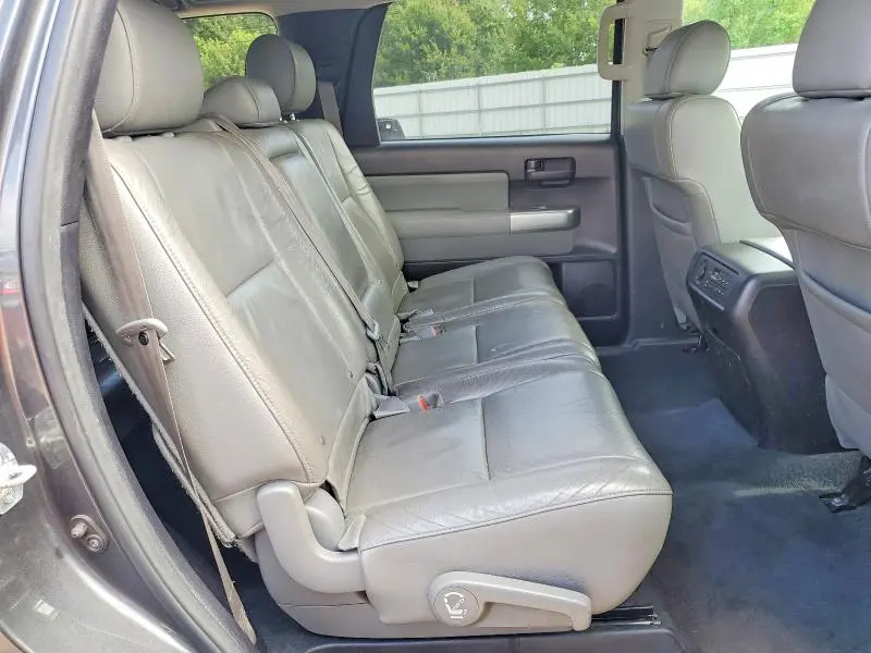2019 TOYOTA SEQUOIA SR5  